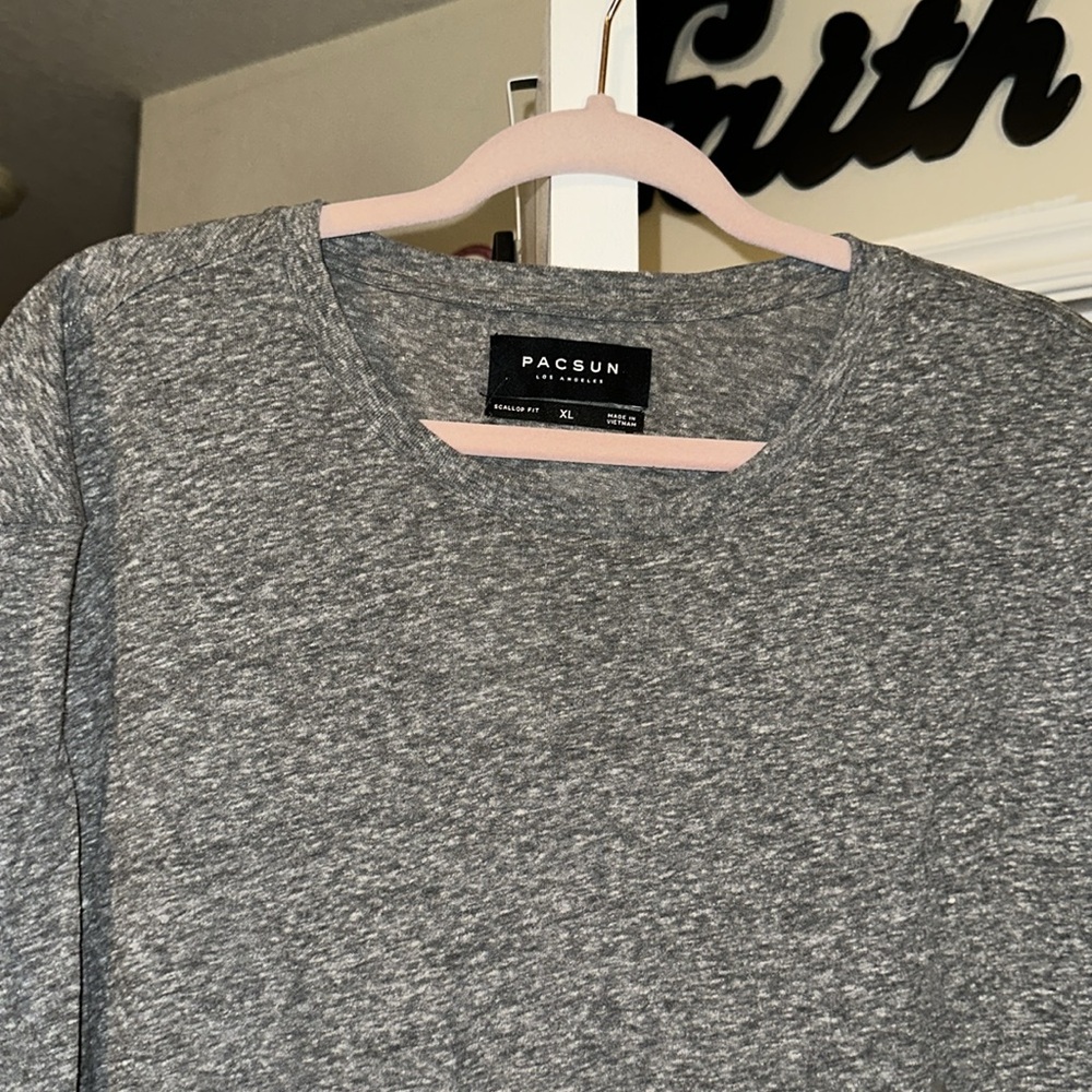 Men’s oversized basic Tee - Picture 2 of 5